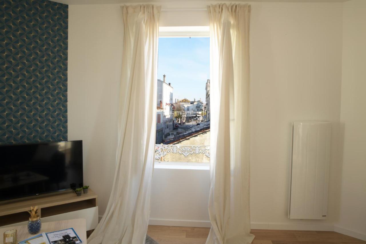 T2 De 55M2 Avec Toit Terrasse, Hyper Centre, Wifi, Draps, Savons Et Serviettes Fournis Cognac Esterno foto